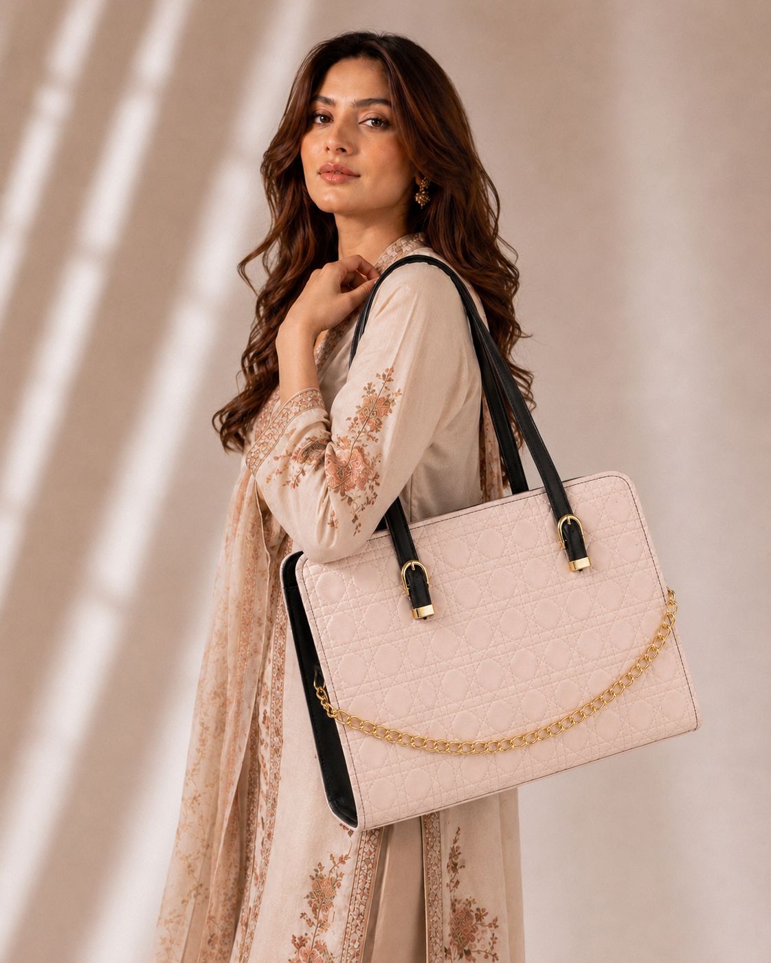 Majestic Chain Tote - Pink & Black